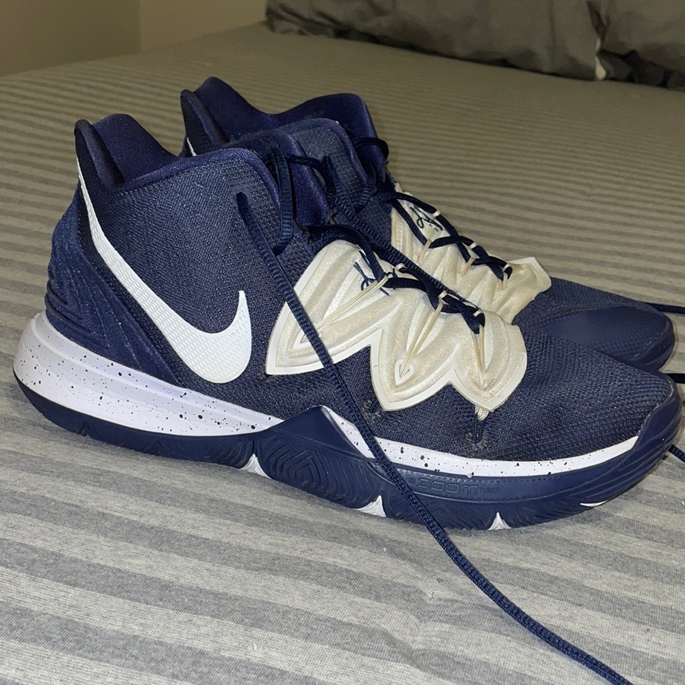 Men’s Nike Kyrie Irving 5 Navy Basketball Sneaker